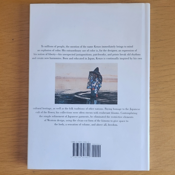 Assouline –  Kenzo Universe of Fashion  (1999) - Picture 2 of 14